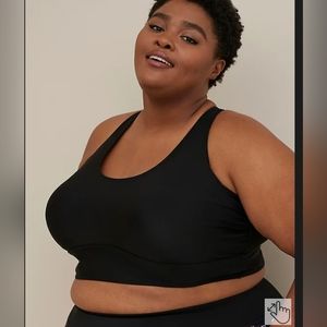 NWT Scoop neck lined bikini top Torrid size 1.